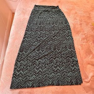 AB Studio black green pattern stretchy comfortable maxi skirt Size M